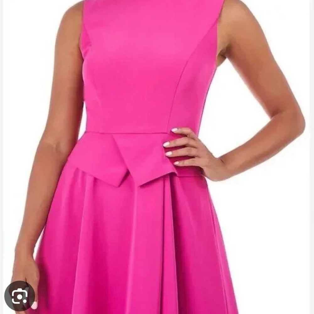Kay Unger New York
Sleeveless Handkerchief Crepe Midi Dress